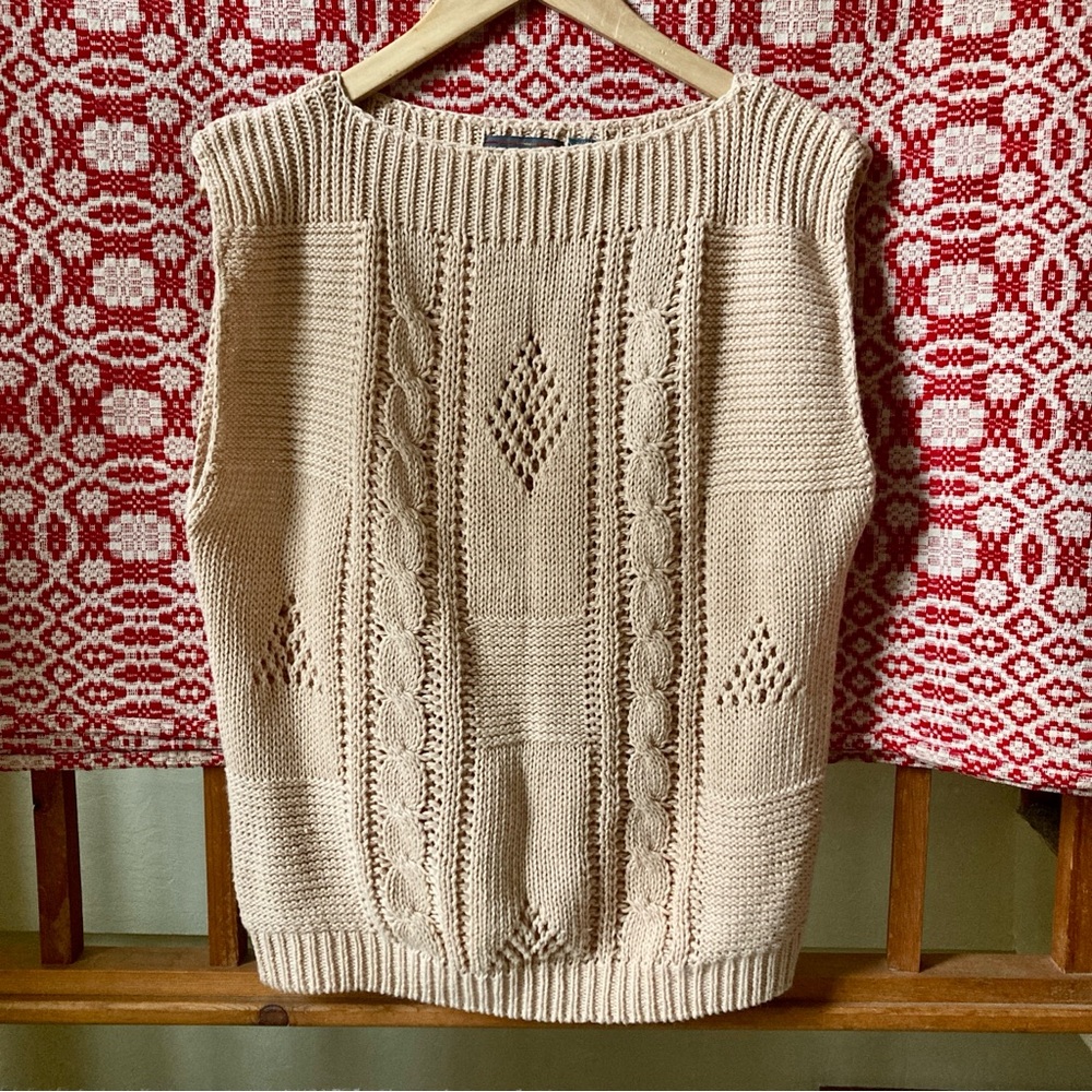 SOLD❤️ Vintage knitted sweater vest